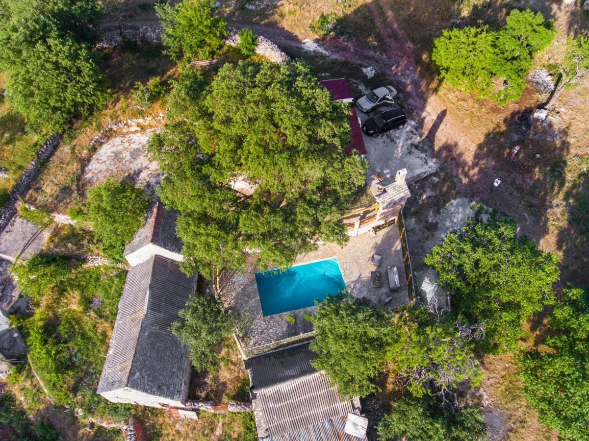 Luxury House Ivan With 4 Bedrooms Divojevici Exterior photo